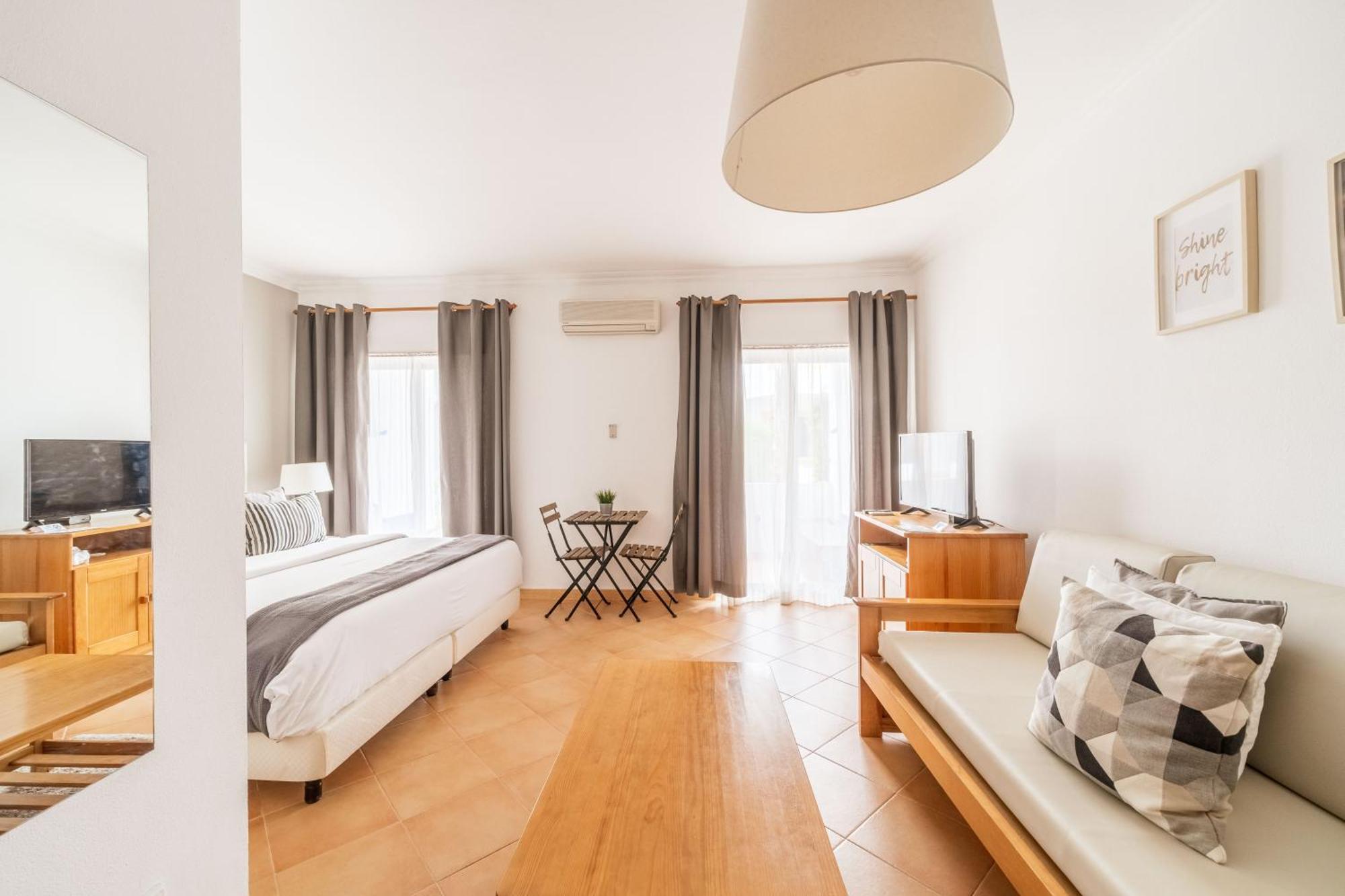 Oasis Beach Apartments Luz Værelse billede