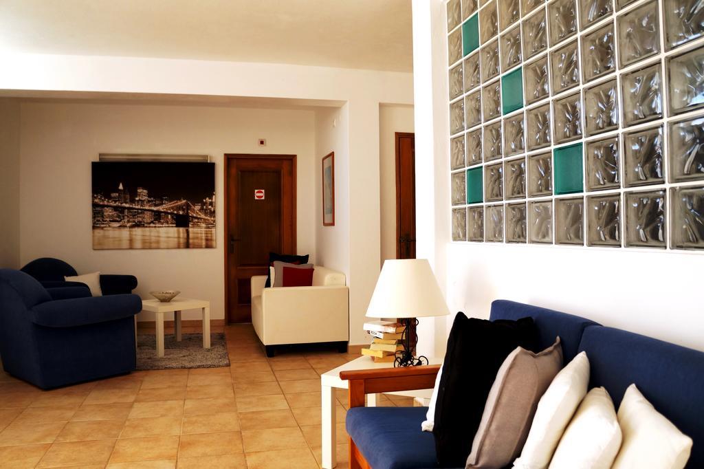 Oasis Beach Apartments Luz Eksteriør billede