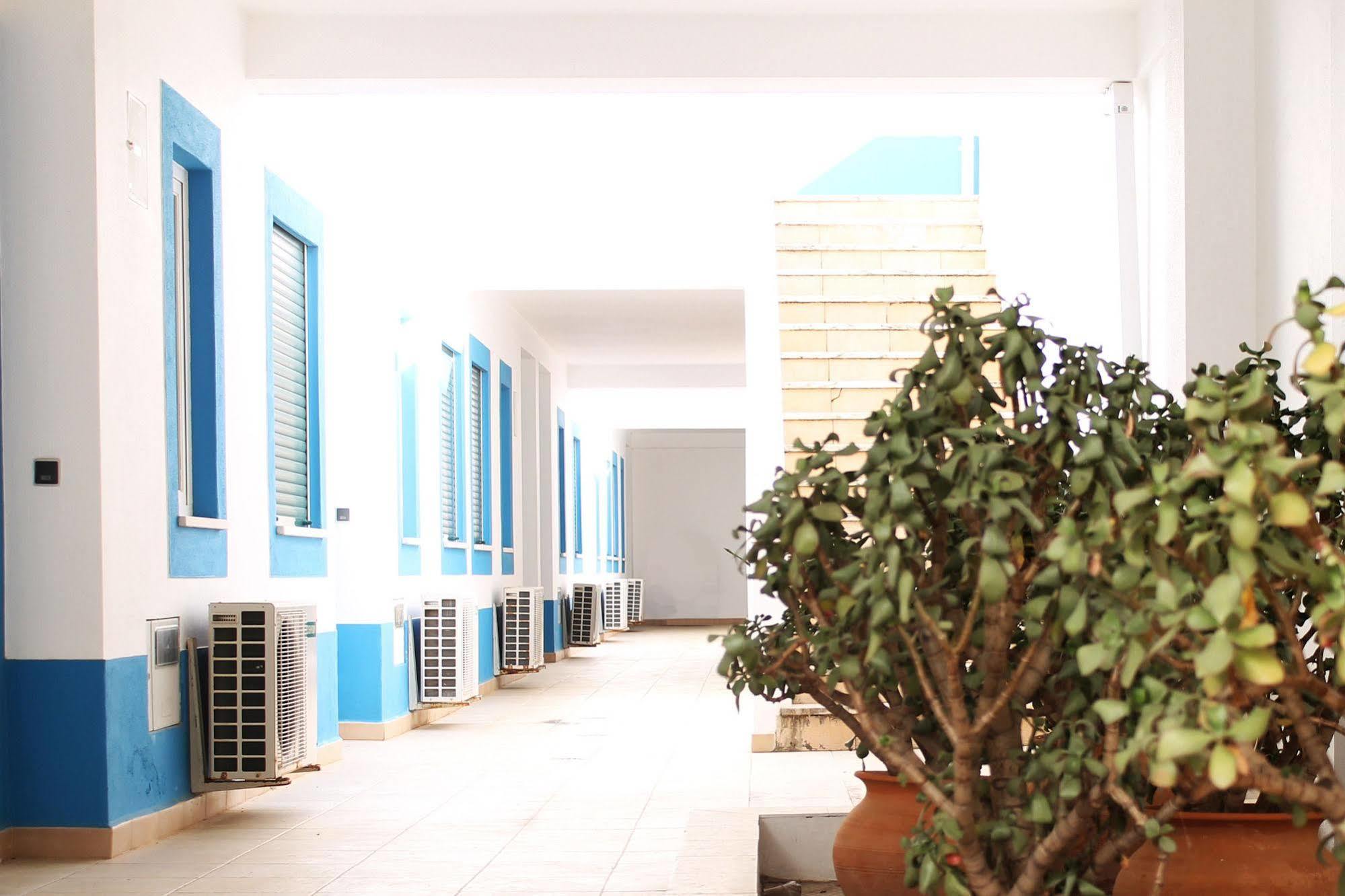 Oasis Beach Apartments Luz Eksteriør billede